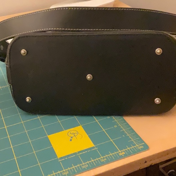 Dooney & Bourke Black Bucket Bag - EUC - Picture 3 of 10